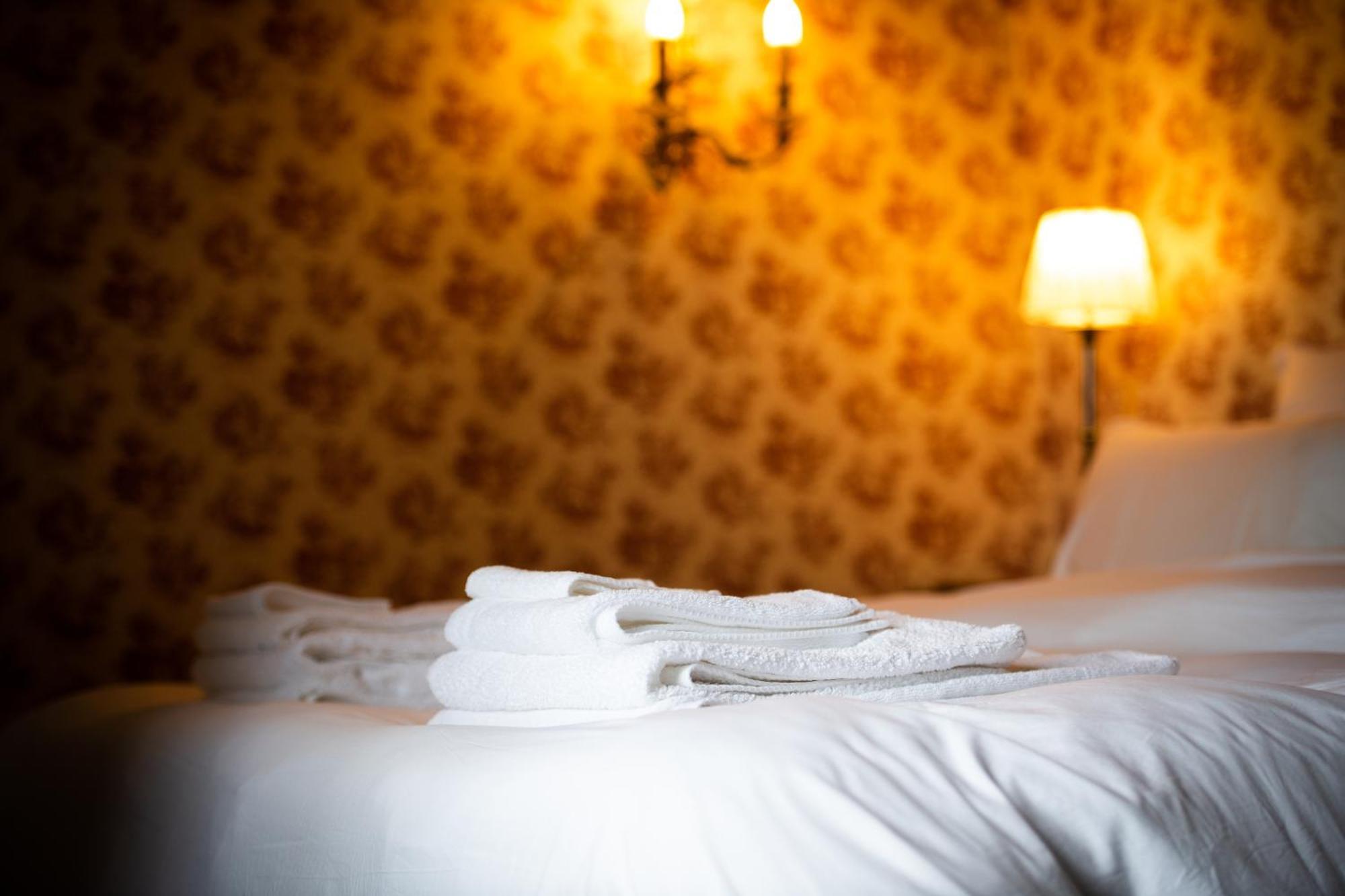 Domaine De La Briouse Bed and Breakfast Sanxay Esterno foto