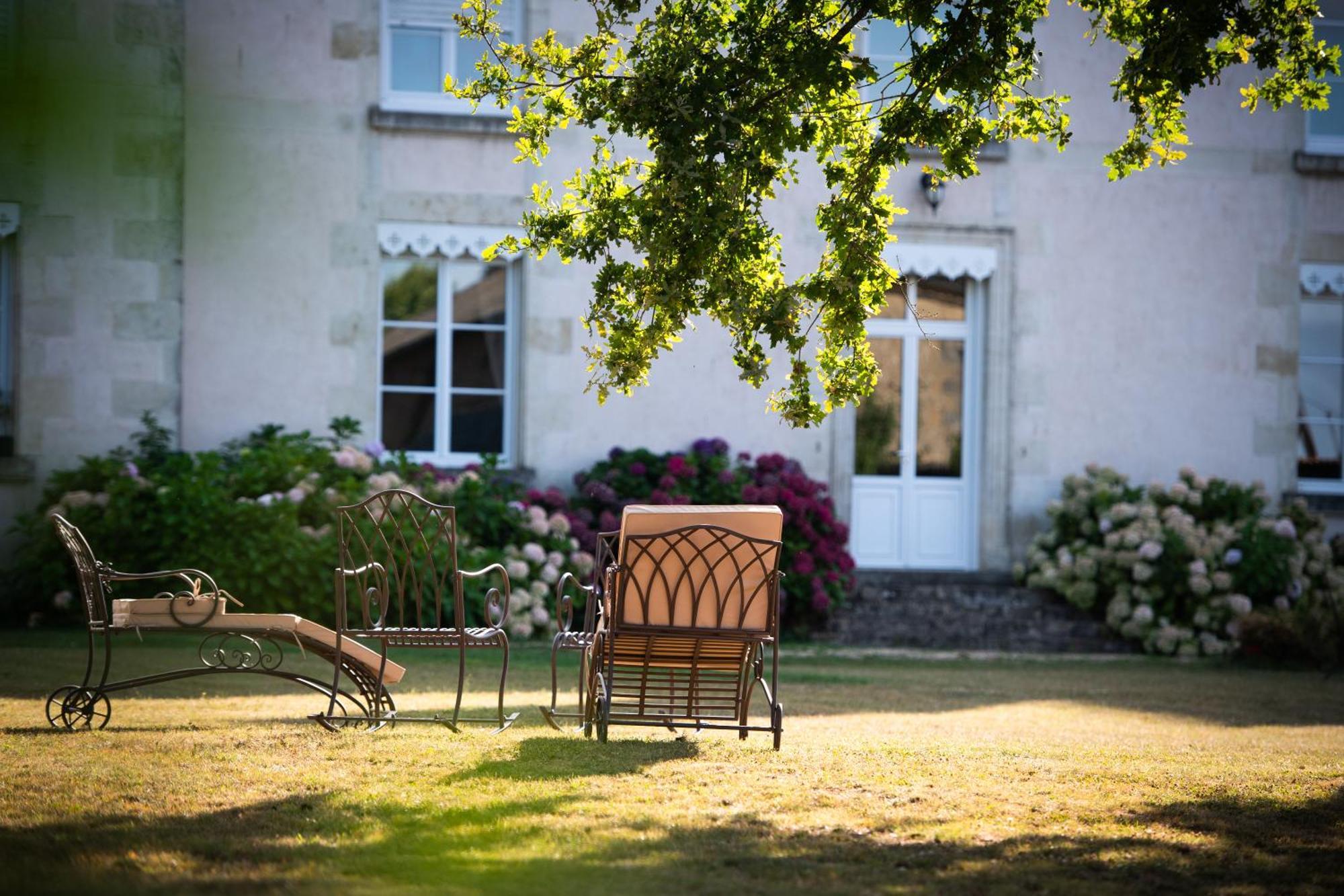 Domaine De La Briouse Bed and Breakfast Sanxay Esterno foto