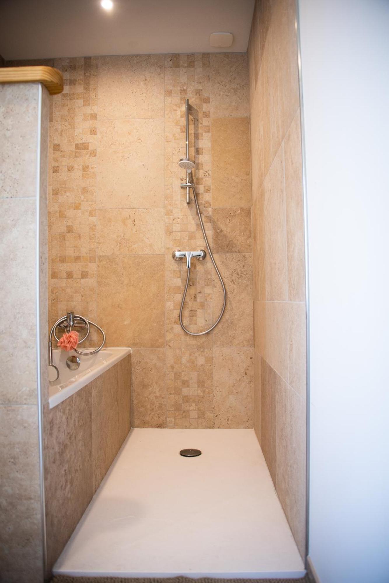 Domaine De La Briouse Bed and Breakfast Sanxay Esterno foto