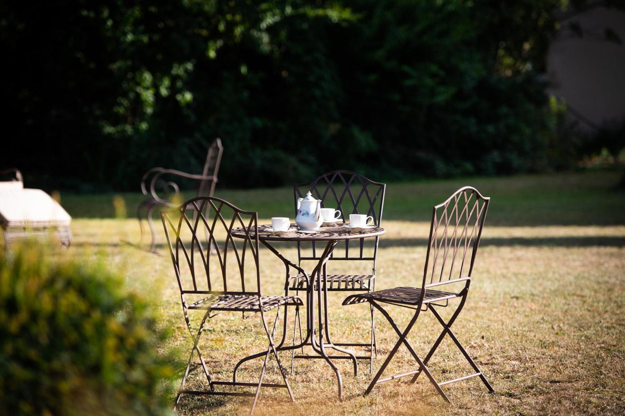 Domaine De La Briouse Bed and Breakfast Sanxay Esterno foto